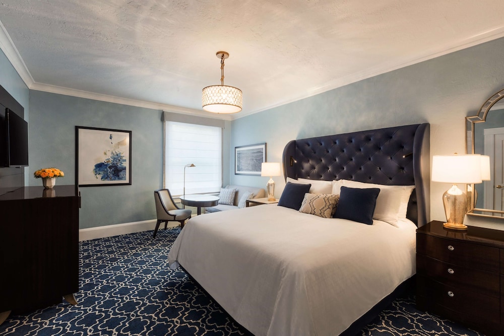 Deluxe Room, 1 King Bed, Accessible, Bay View - Photo 4