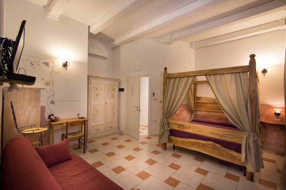 Quadruple Room photo 3