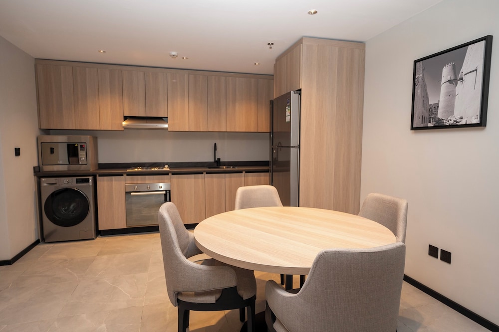 Executive Suite, 1 Bedroom - Photo 22