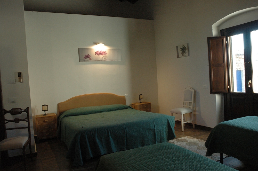 Double Or Twin Room photo 1