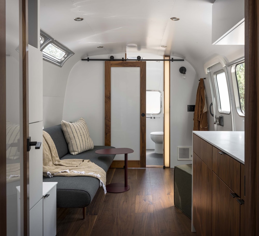 Premium Suite (BaseCamp) - Photo 5
