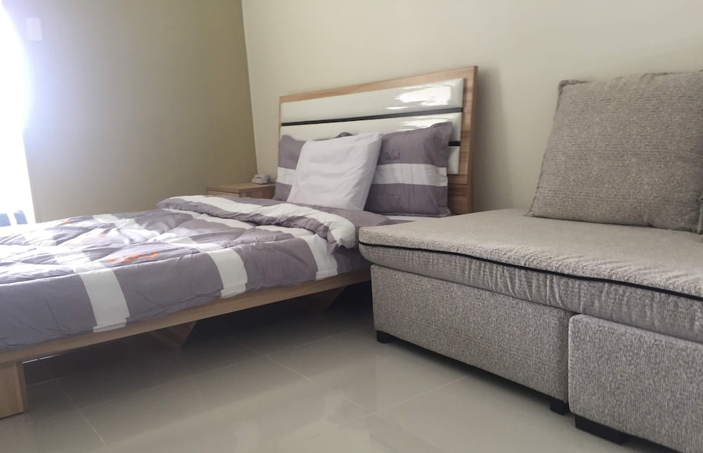 Studio, 2 Queen Beds, Lake View