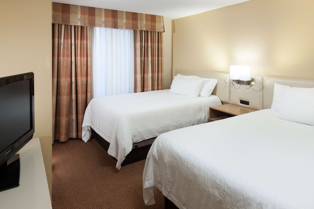 Suite, 2 Double Beds - Photo 2