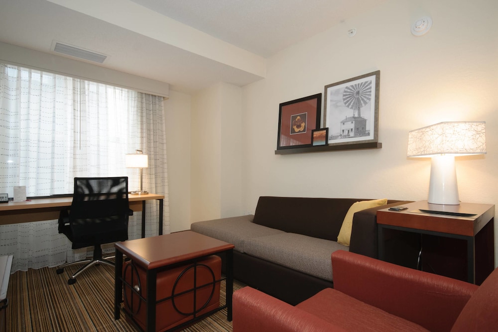 Suite, 1 Bedroom - Photo 4