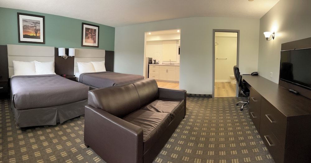 Suite, 2 Double Beds, Kitchen photo 1