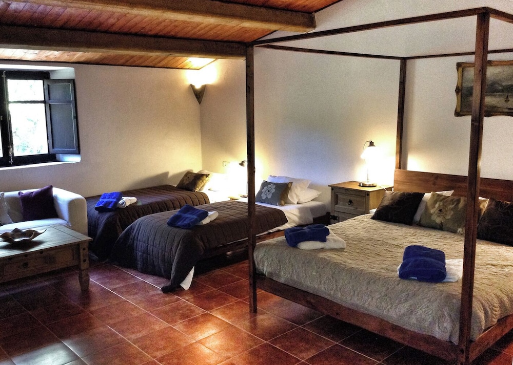Habitación Cuádruple, Baño Privado, Vista al Jardín