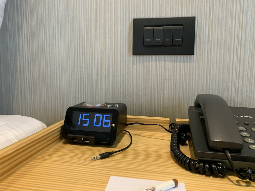 Superior Modern Room (City View) photo 2