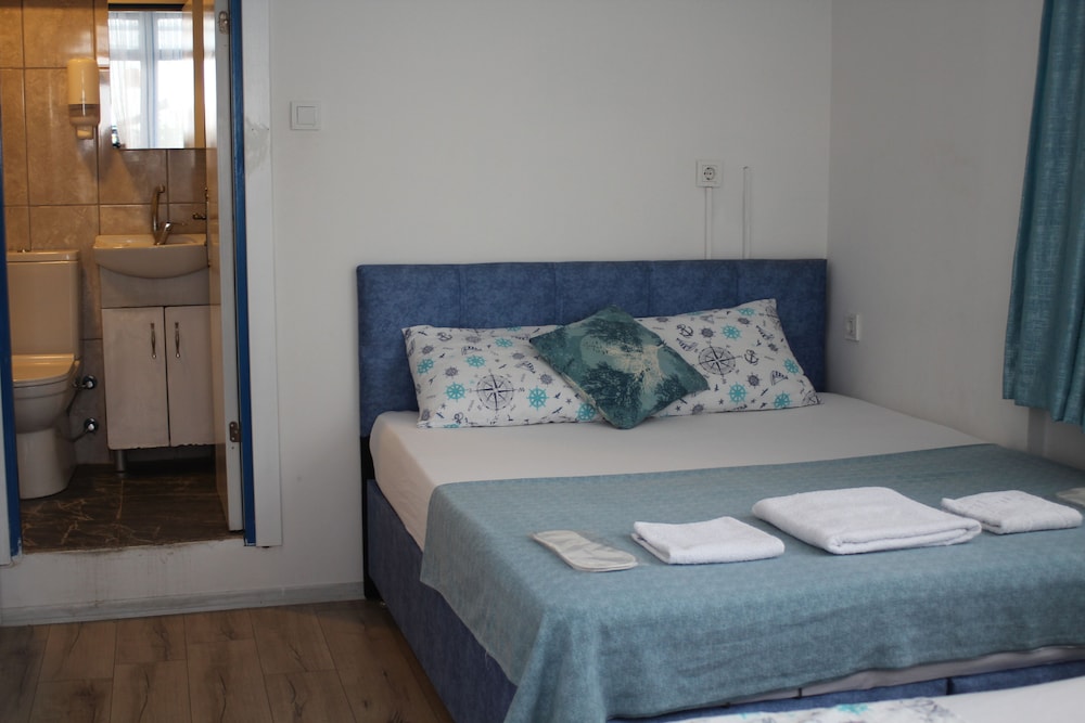 Deluxe Triple Room, Sea View photo 3