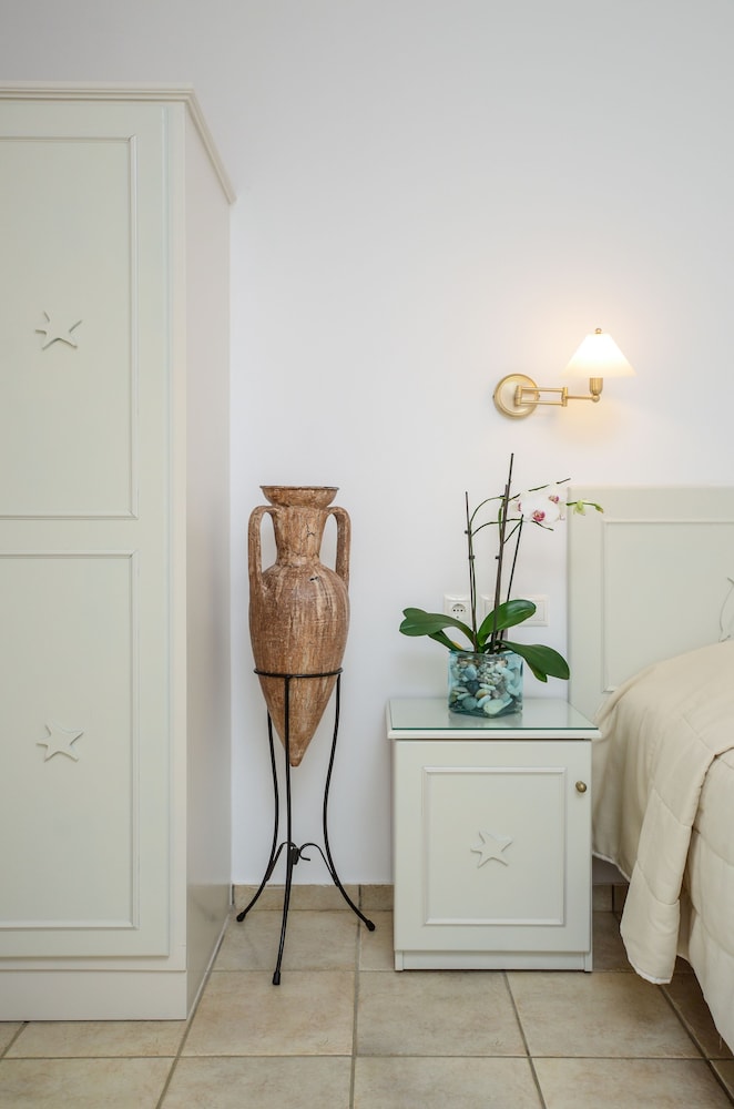 Suite, 1 Bedroom, Bathtub photo 3