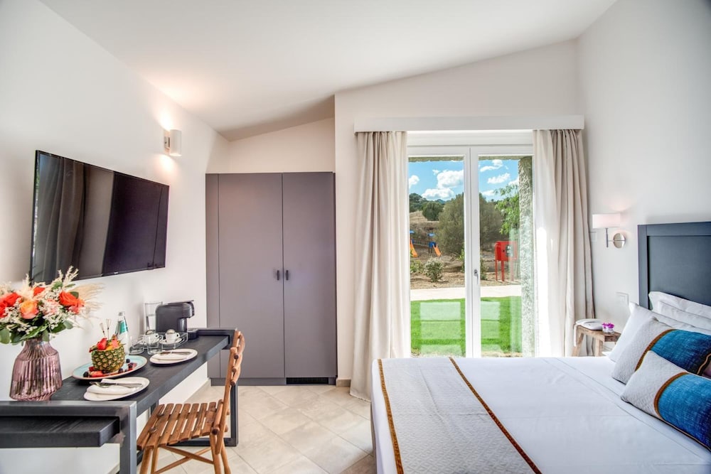 Executive Room - Photo 2