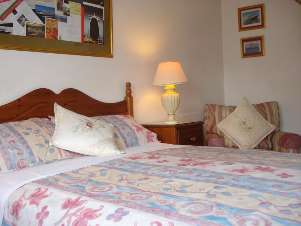 Double or Twin Room photo 1