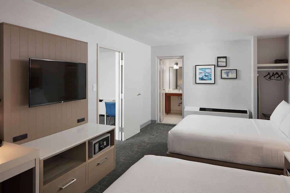 Suite, Multiple Beds, Balcony, Oceanfront (Balcony) - Photo 3