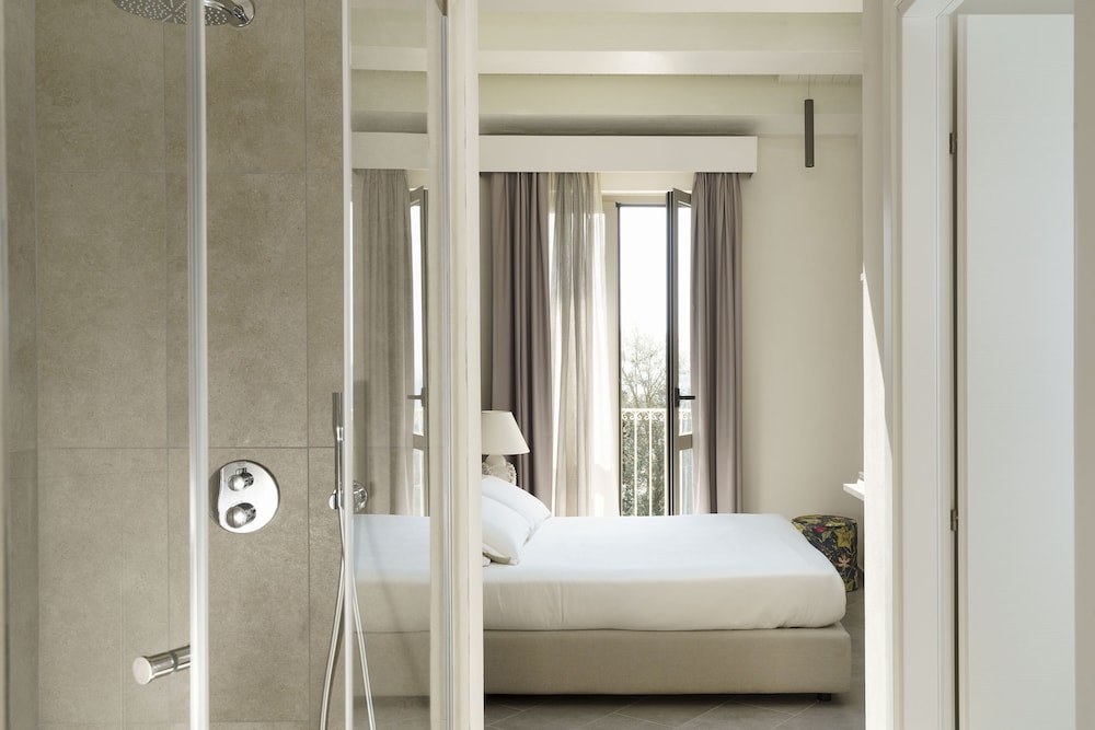 Superior Double or Twin Room photo 2