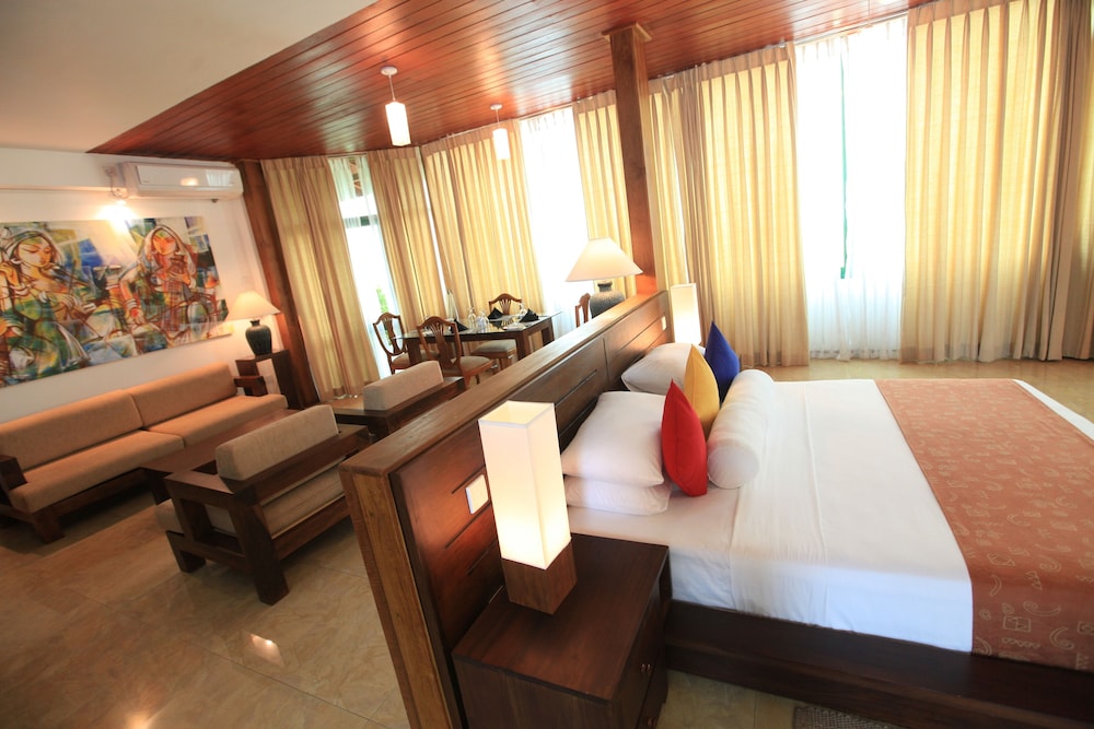Penthouse Suite photo 1