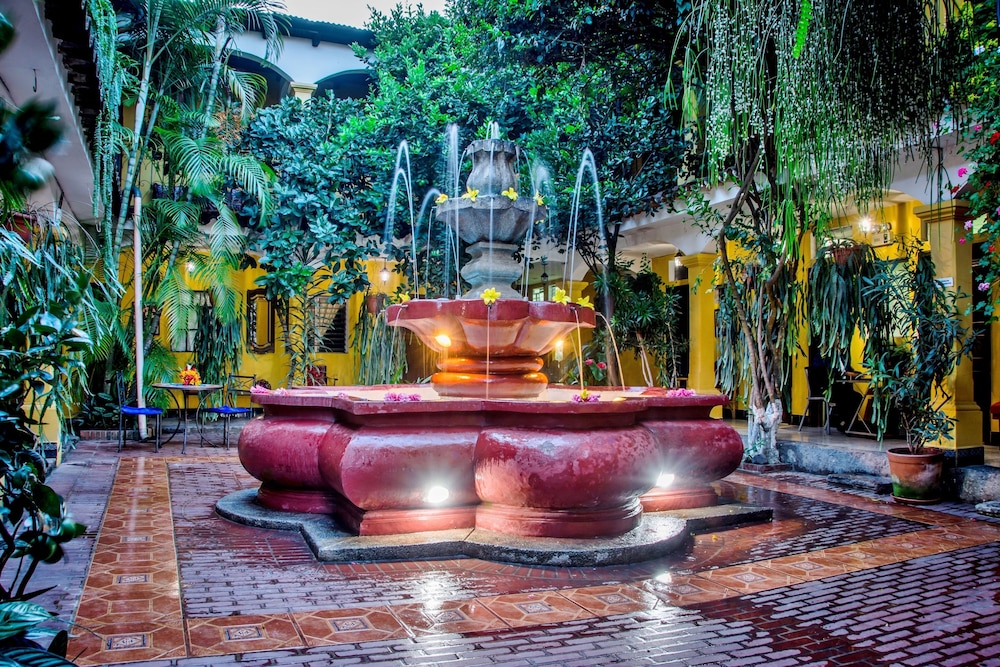 Standard Triple Room, Private Bathroom, Courtyard Area photo 2