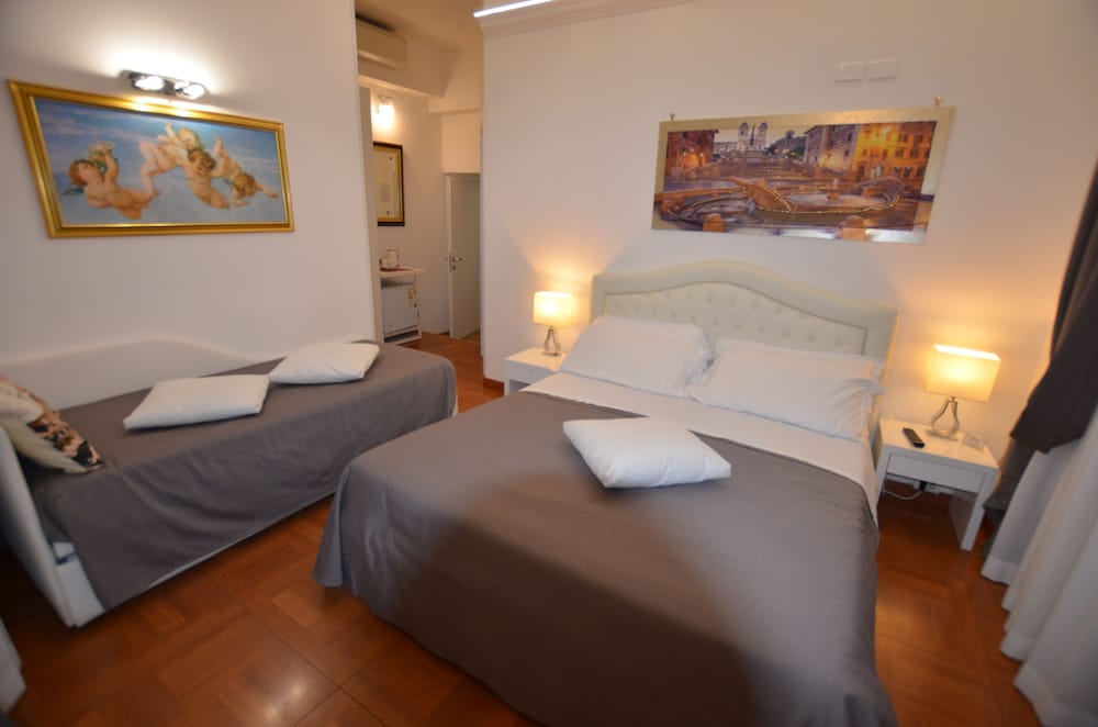 Triple Room
