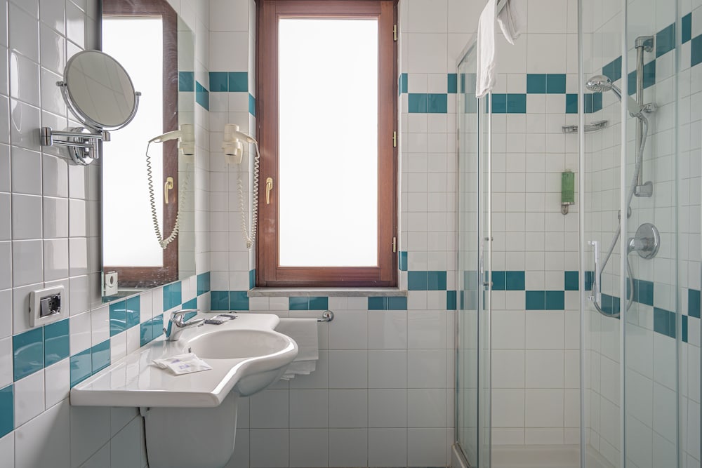 Superior Double or Twin Room, Terrace, Sea View - Photo 9