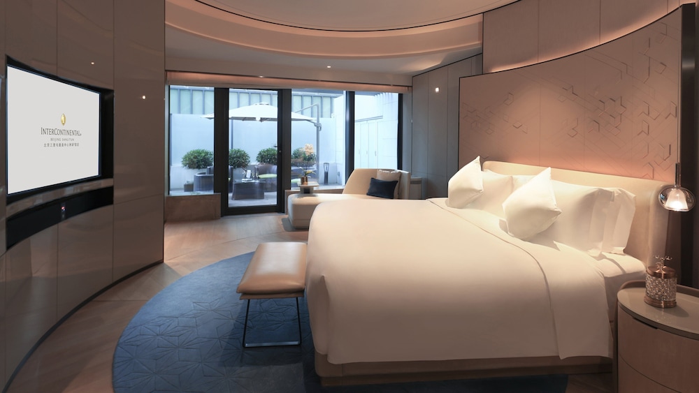 Suite, 1 King Bed, Smoking, Terrace (Dining)