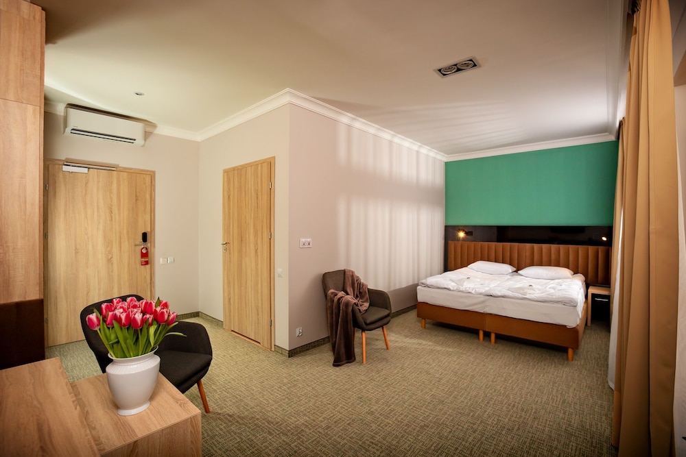 Superior Room, 1 Queen Bed photo 1