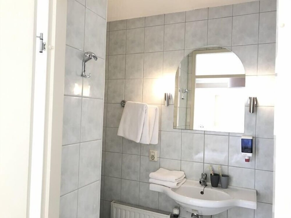 Basic Double Room photo 3