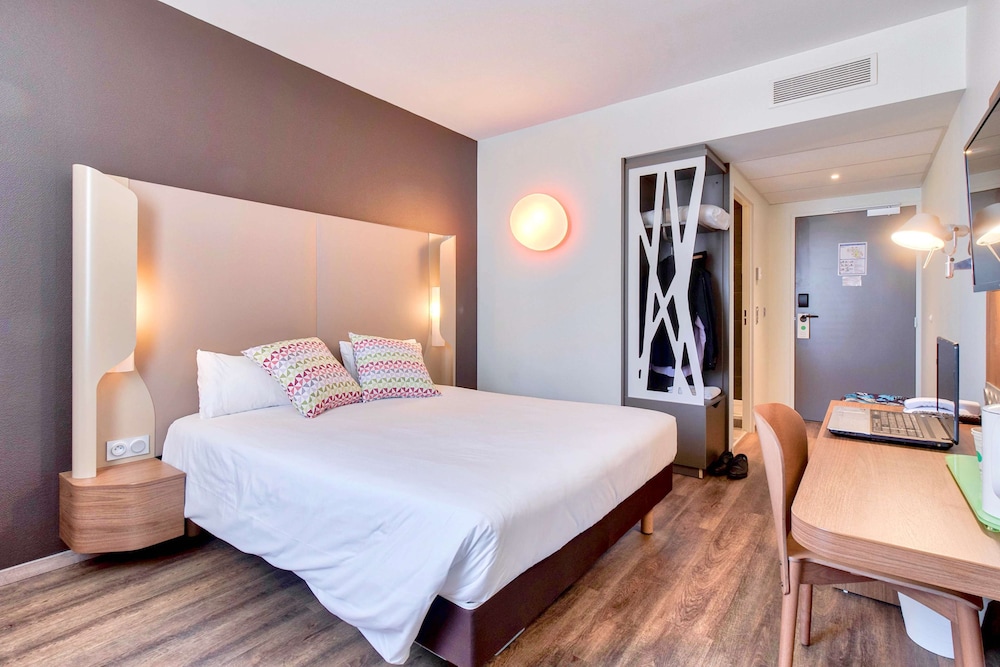 Standard Room, Multiple Beds photo 2