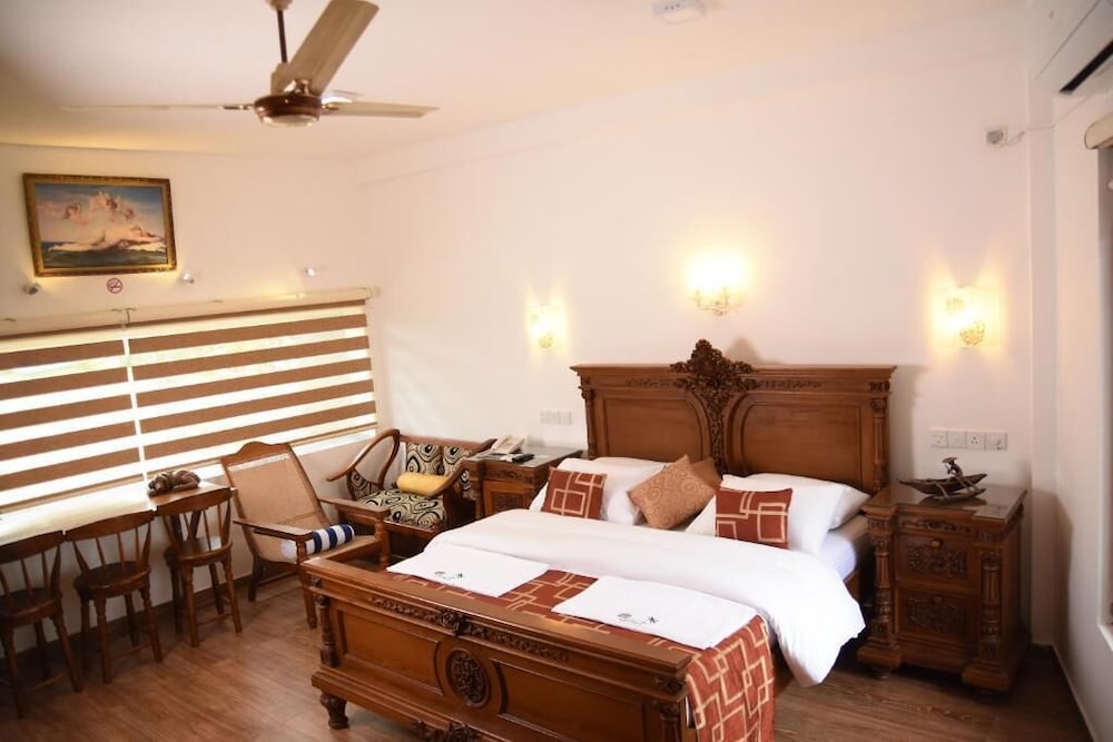 Royal Room, Sea View