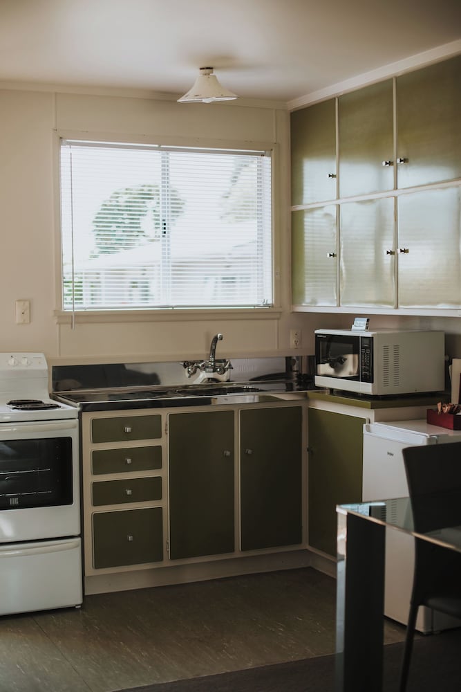 Standard Suite, 1 Bedroom, Non Smoking, Kitchen (unit) photo 2