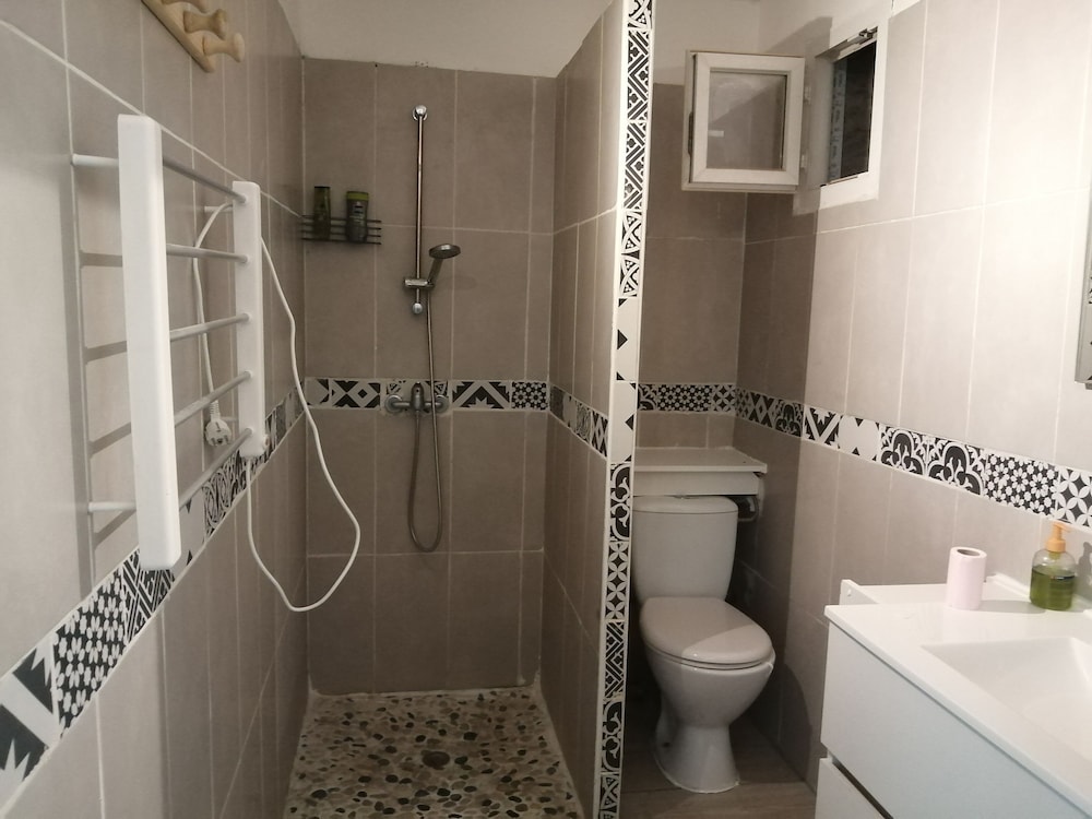 Double Room - Photo 4