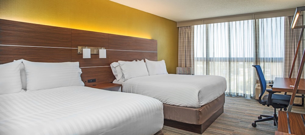 Standard Room, 2 Queen Beds (Street View) photo 1