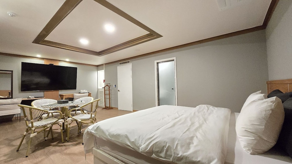 Premium Double Room photo 3