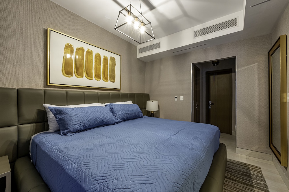 Serenity King Suite photo 1