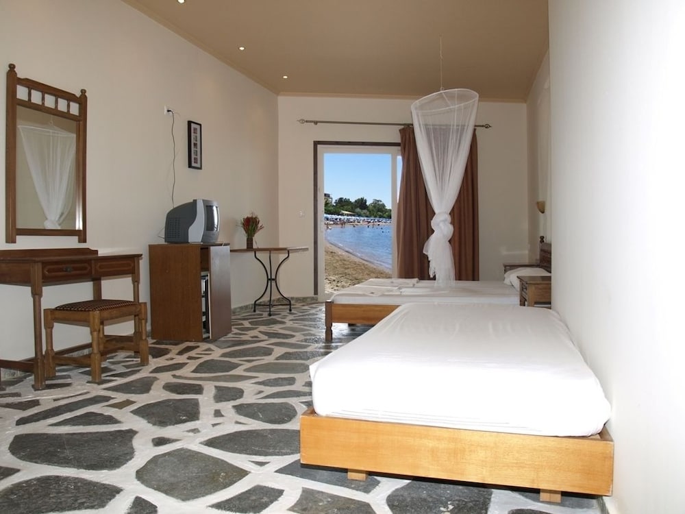 Room, Beachfront photo 1