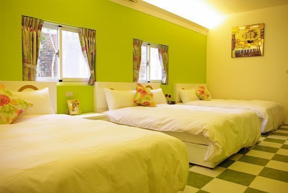Room, Multiple Beds (3 Double Bed) photo 3