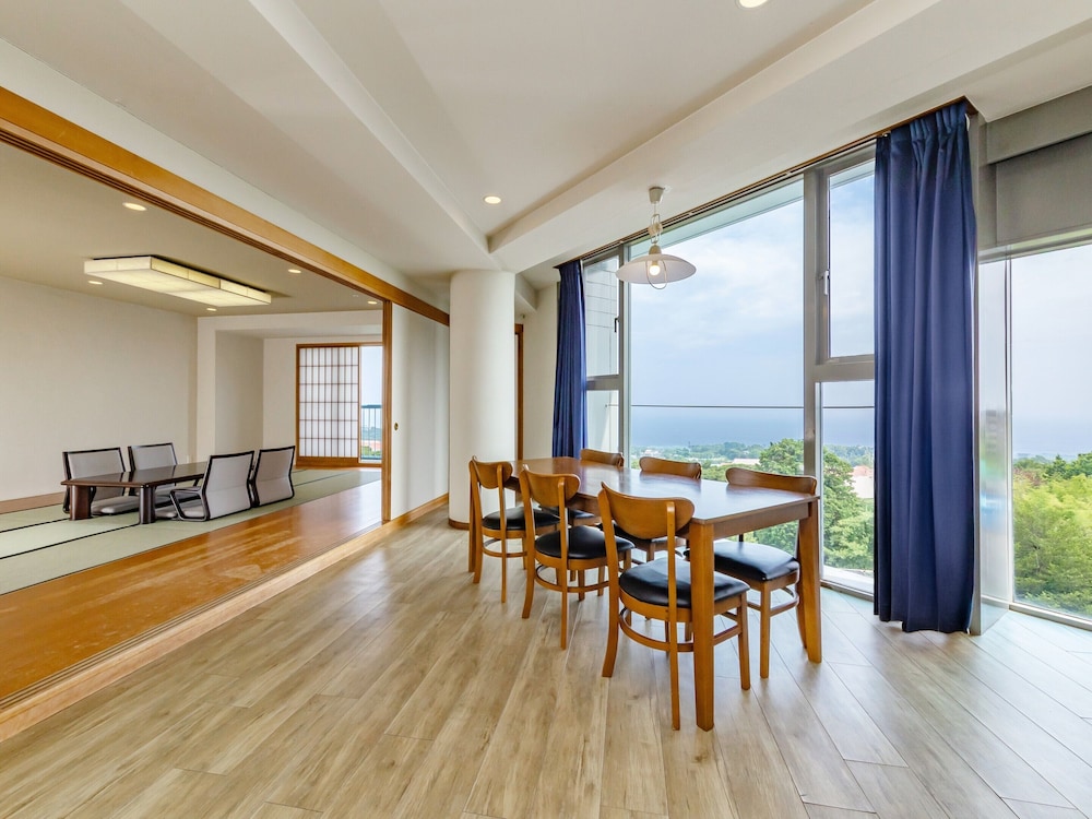 Top floor ocean view Deluxe Japanese-Western-Style Room (Non-smoking) photo 1