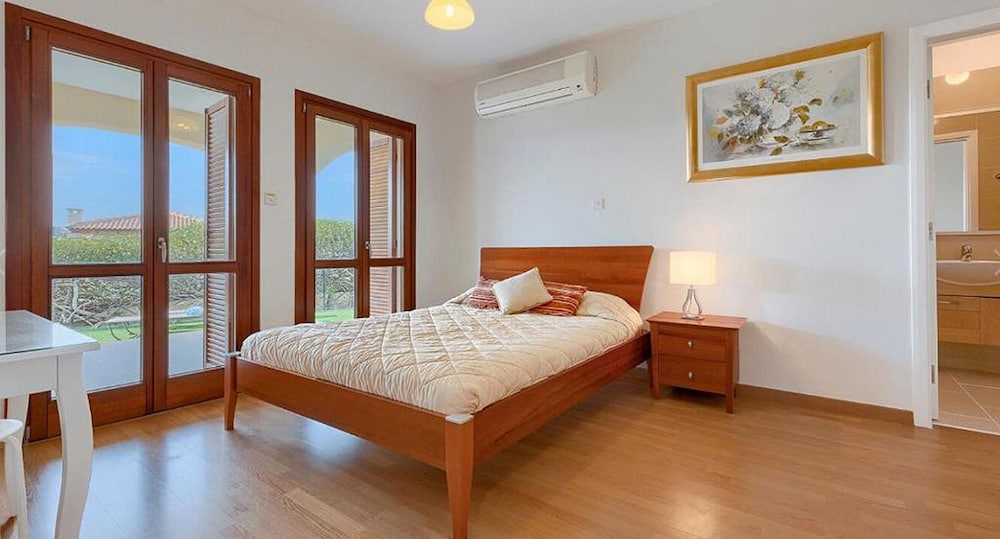 Luxury Apartment photo 3