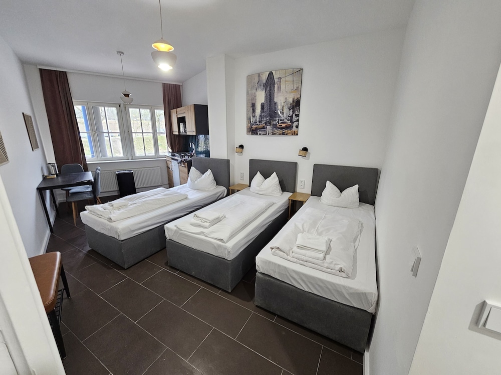 Studio, 3 Twin Beds, Kitchen photo 1