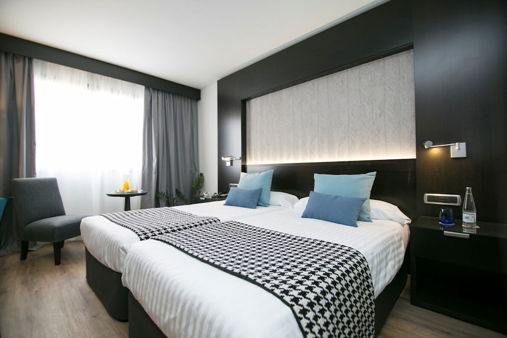 Premium Double Room, 1 Queen Bed - Photo 1
