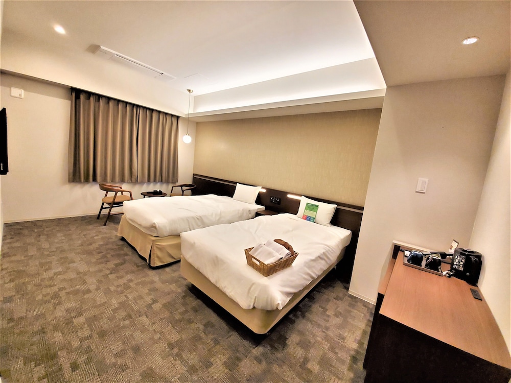 Top Floor Deluxe Room for 2-3 Guests, Non Smoking (separate bathroom)