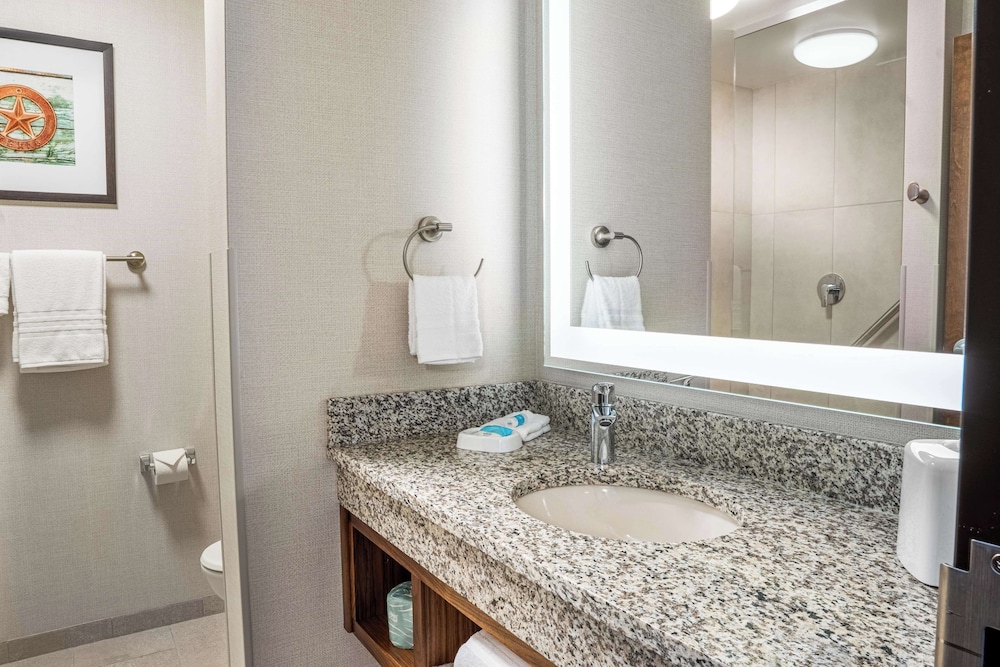 Suite, 2 Queen Beds, Refrigerator & Microwave (2 Rooms, Sofabed)