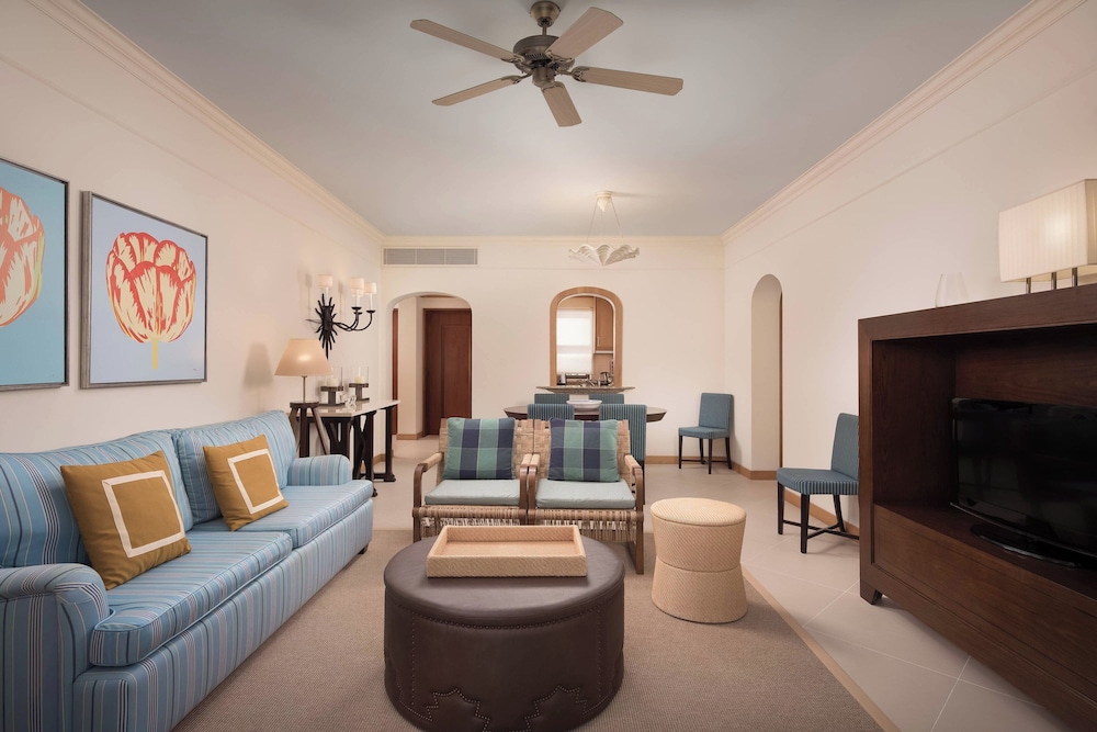 Room, 3 Bedrooms - Photo 6