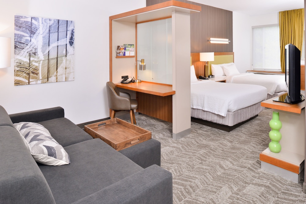 Suite, 2 Queen Beds - Photo 4