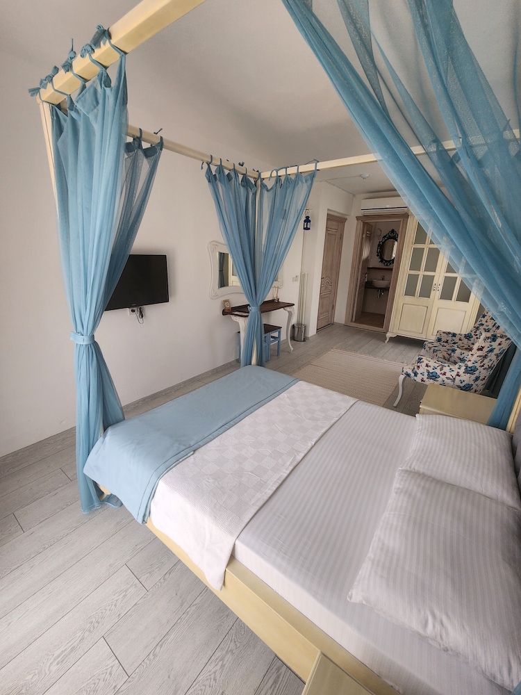 Deluxe Triple room with balcony photo 2