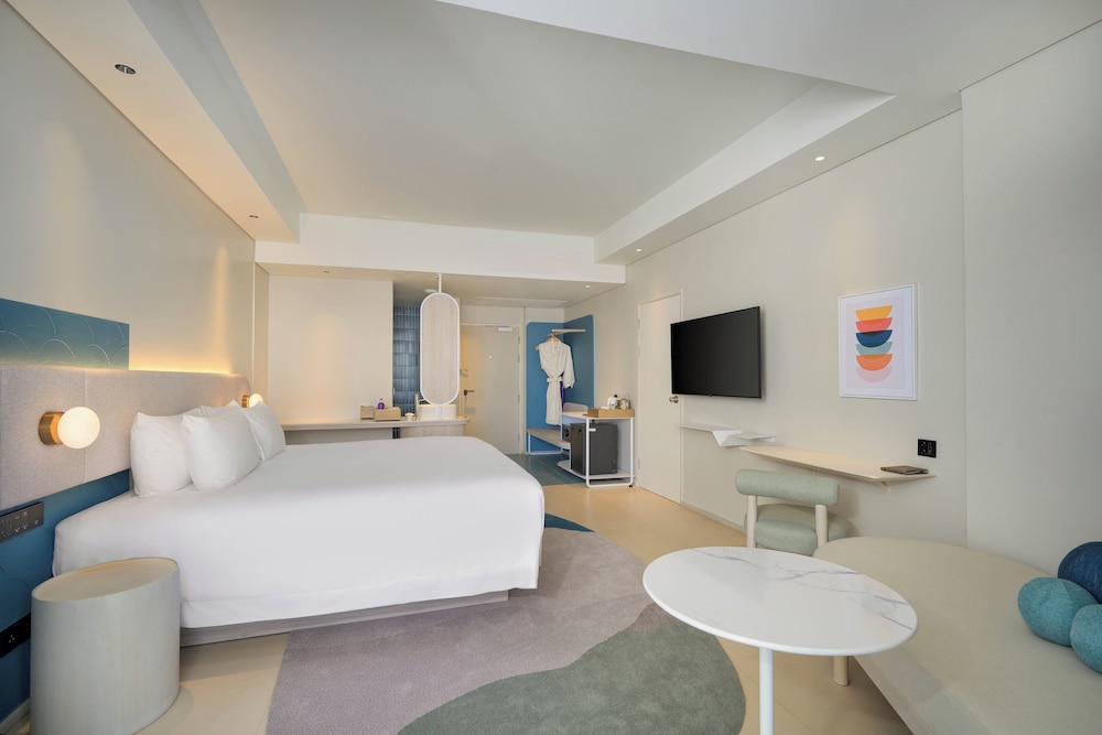 Superior Room, 1 King Bed, Ocean View - Photo 5