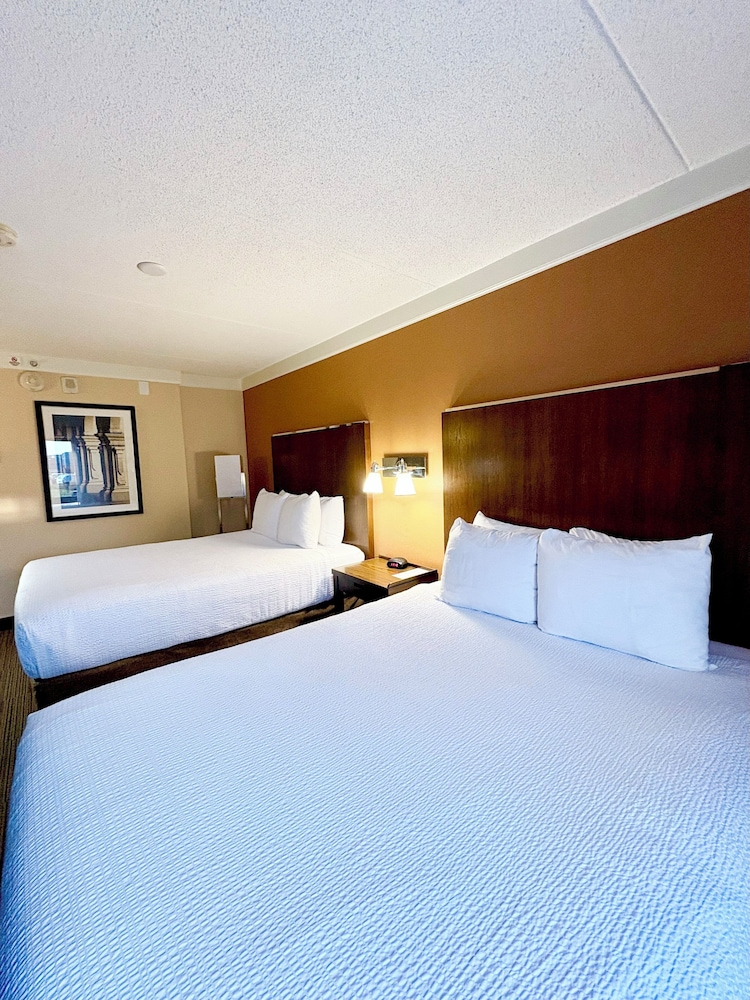 Room, 2 Queen Beds, Non Smoking - Photo 1