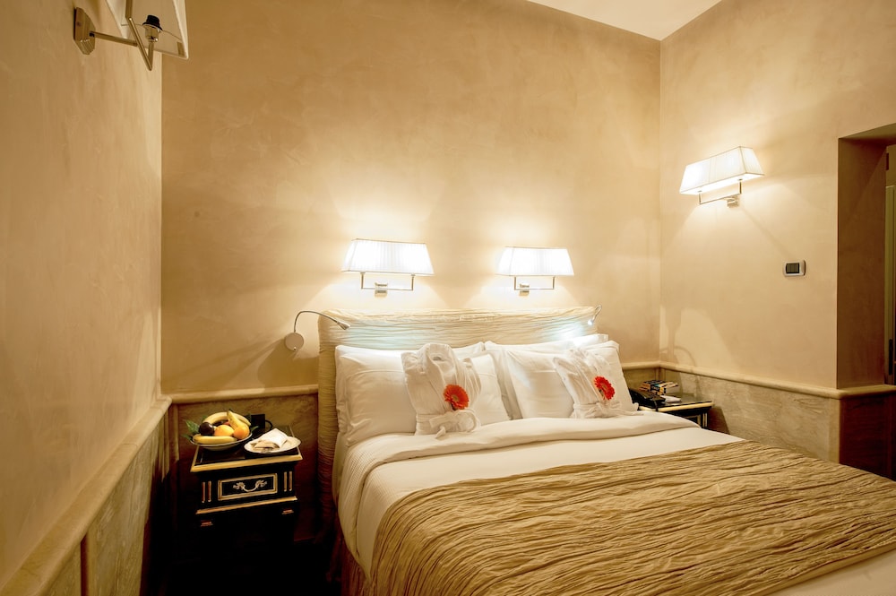 Standard Double Room, 1 Queen Bed
