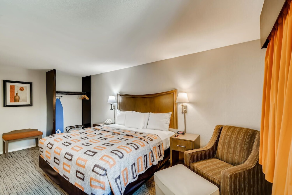 Standard Room, 1 King Bed - Photo 2