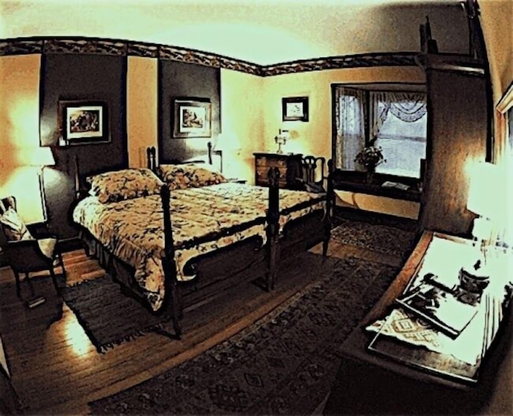 The Hunt Room
