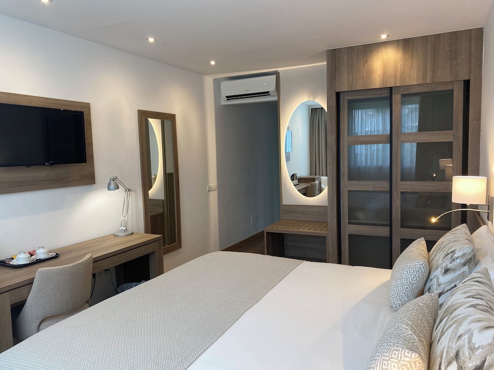 Comfort Double Room, Balcony, Pool View
