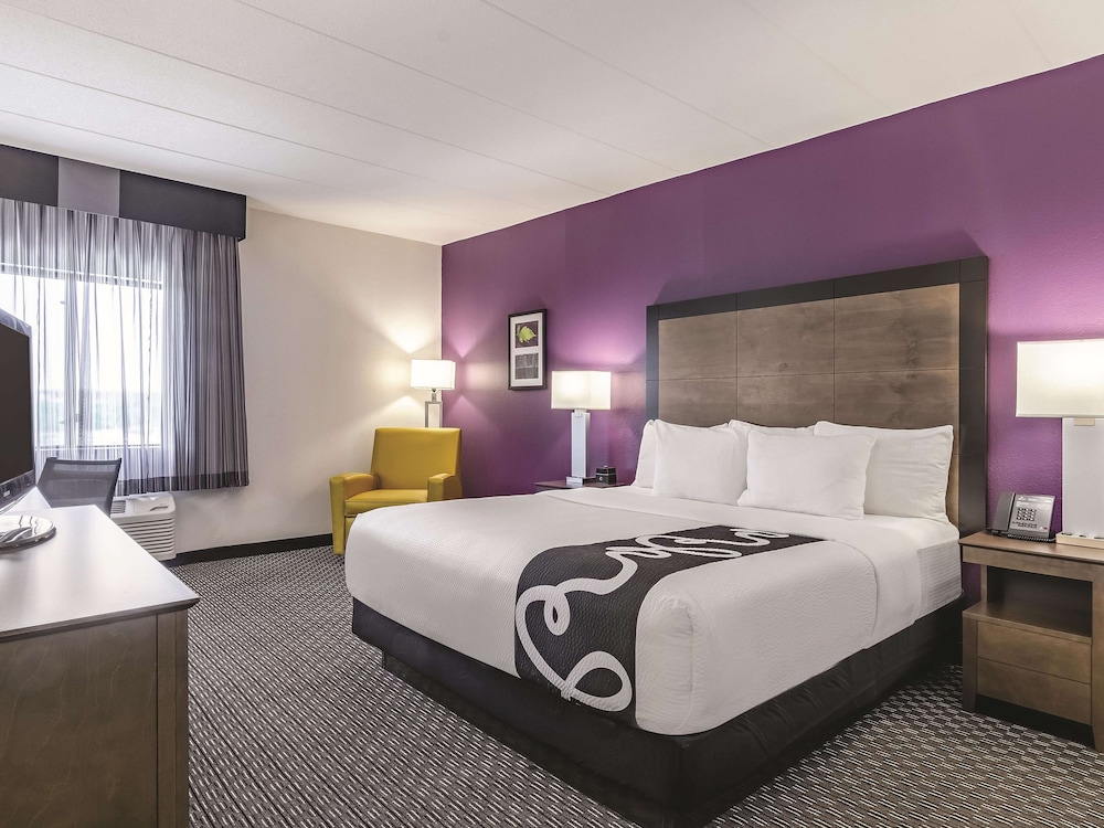 Room, 1 King Bed, Non Smoking - Photo 1