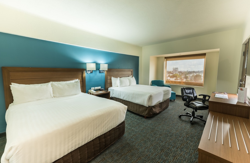 Standard Room, 2 Queen Beds, Accessible - Photo 2